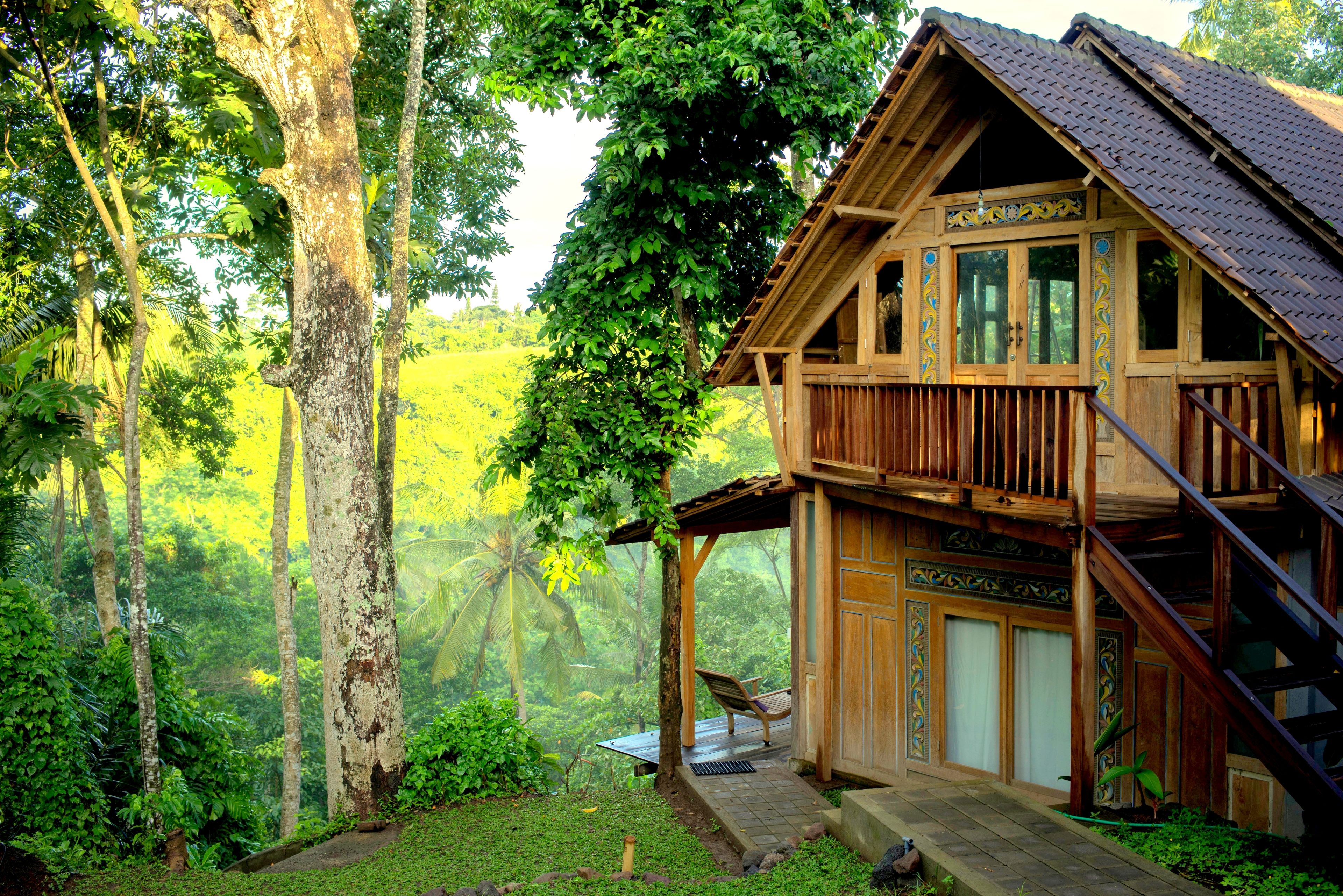 Deluxe-Doppel- oder -Zweibettzimmer, Talblick | Hochwertige Bettwaren, Zimmersafe, individuell dekoriert, Schreibtisch