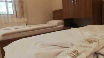 Desk, soundproofing, free WiFi