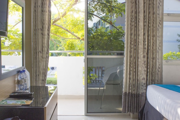 Deluxe Double Room, Smoking, Balcony | Desk, iron/ironing board, cribs/infant beds, rollaway beds - Sunset Royal (Hulhumalé)