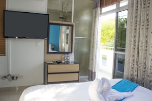 Deluxe Double Room, Smoking, Balcony | Desk, iron/ironing board, cribs/infant beds, rollaway beds - Sunset Royal (Hulhumalé)