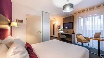 Studio | In-room safe, desk, iron/ironing board, free cribs/infant beds