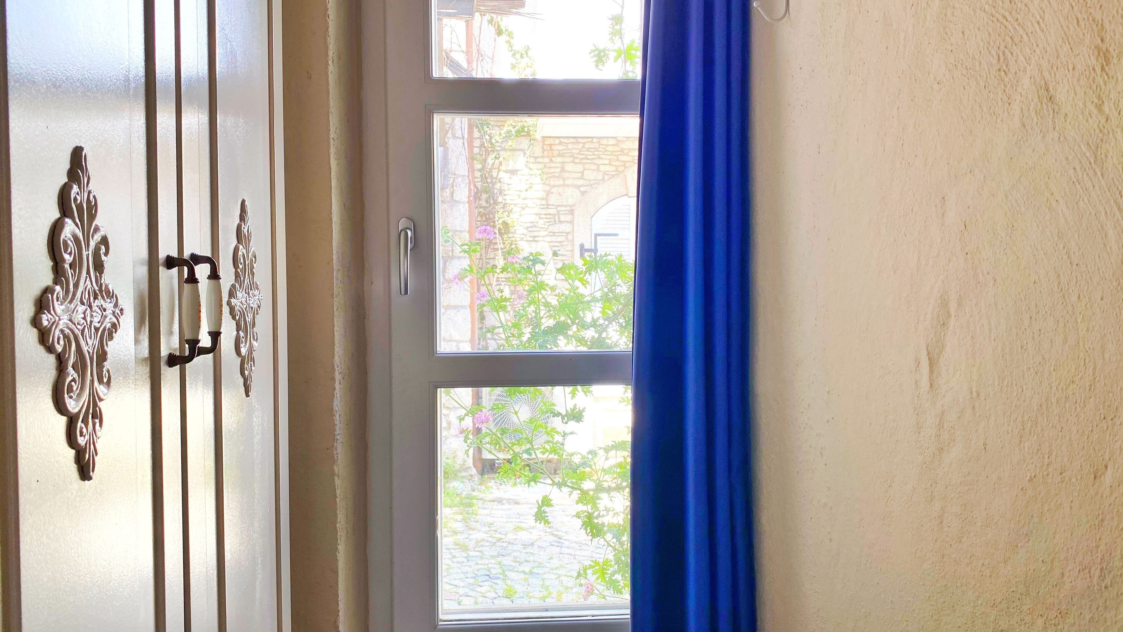 standard room | 1 bedroom, premium bedding, minibar, desk