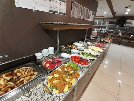 Free daily buffet breakfast . Hotel Altinnal