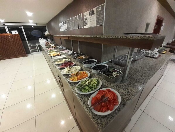 Se sirven desayunos, comidas y cenas