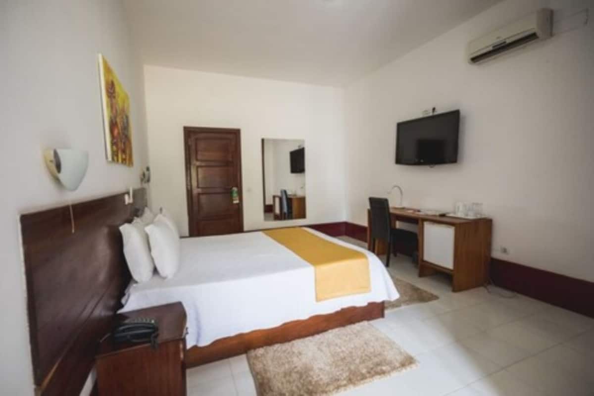 Habitación estándar doble, 1 cama doble, vistas al jardín | Minibar, caja fuerte, escritorio y wifi gratis