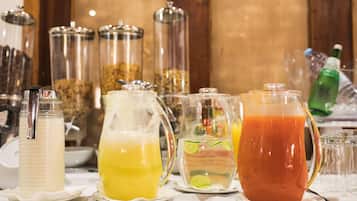 TĂ€gliches inbegriffenes kontinentales FrĂŒhstĂŒck