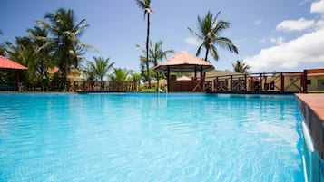 Outdoor pool, pool umbrellas, sun loungers