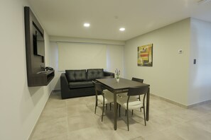 Premium bedding, minibar, in-room safe, desk