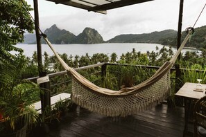 Breakfast, lunch and dinner served - The Birdhouse El Nido - Glamping (El Nido)