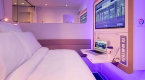 Premium bedding, desk, soundproofing, free WiFi - YOTELAir Paris CDG - Transit Hotel (Le Mesnil-Amelot)