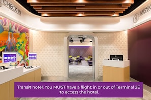 Lobby - YOTELAir Paris CDG - Transit Hotel (Le Mesnil-Amelot)