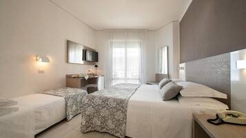 Een kluis op de kamer, individueel gedecoreerd, individueel gemeubileerd