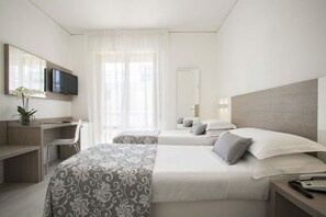 客房内保险箱、特色装修、特色家居、办公桌