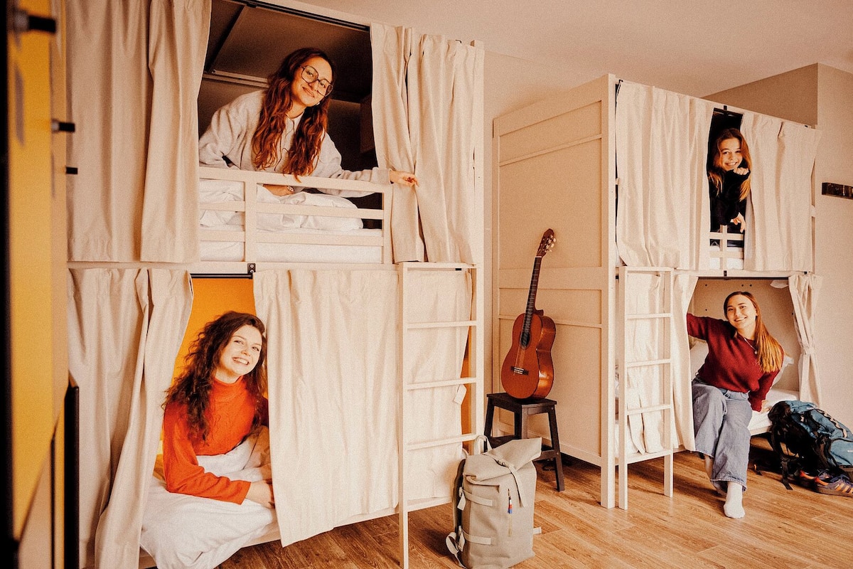 Soundproofing, free WiFi, bed sheets
