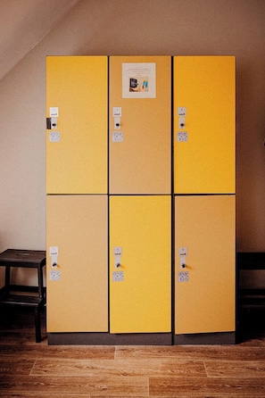 Soundproofing, free WiFi, bed sheets - Wombat's City Hostel Vienna Naschmarkt (Vienna)