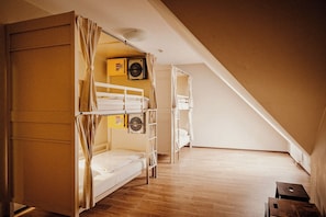 Soundproofing, free WiFi, bed sheets - Wombat's City Hostel Vienna Naschmarkt (Vienna)