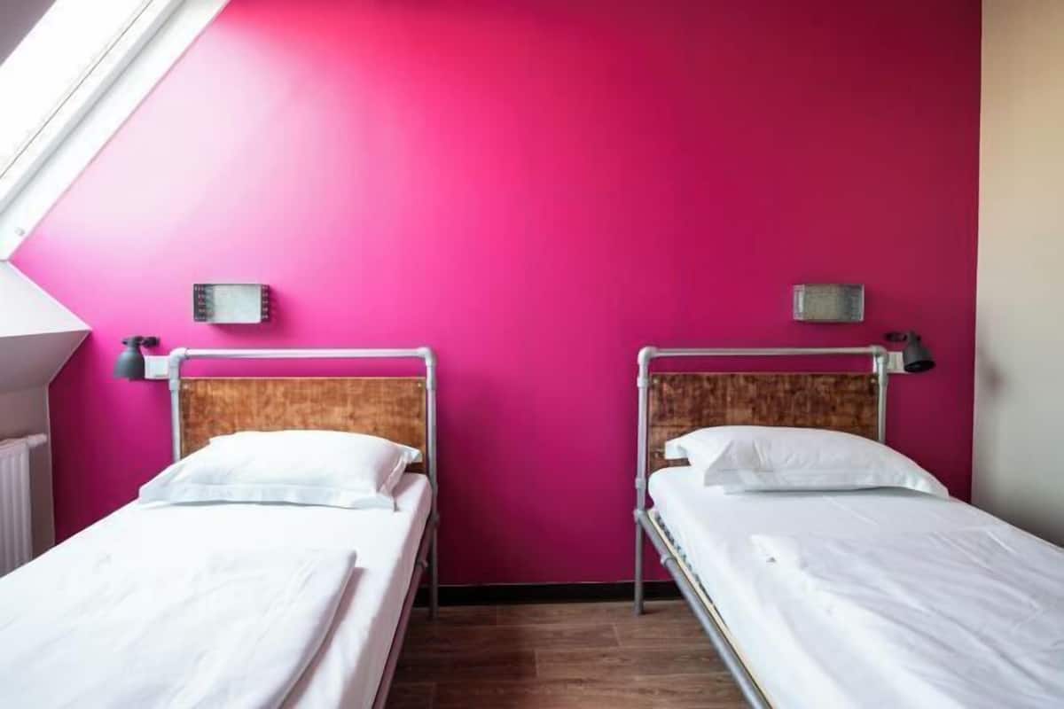 Habitacions insonoritzades, wifi gratuïta i roba de llit