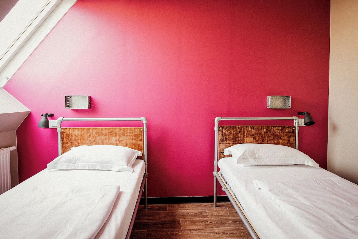 Twin Room, Private Bathroom | Soundproofing, free WiFi, bed sheets