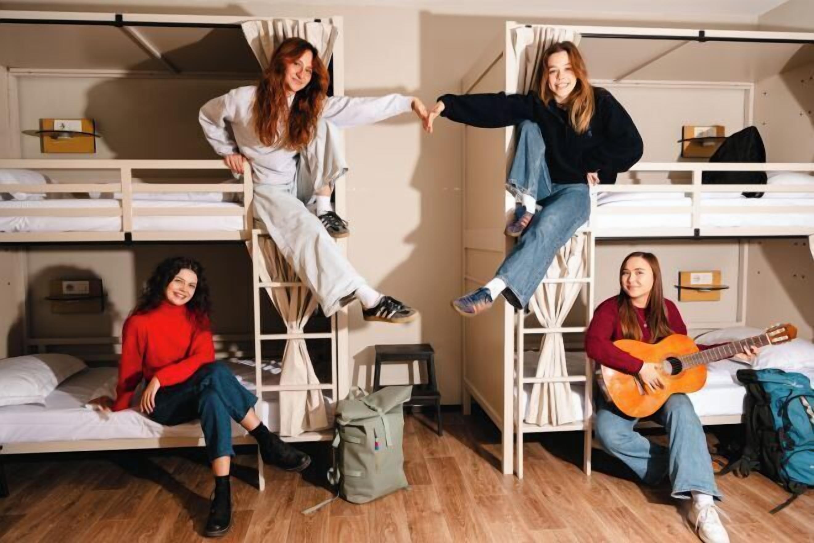 Soundproofing, free WiFi, bed sheets