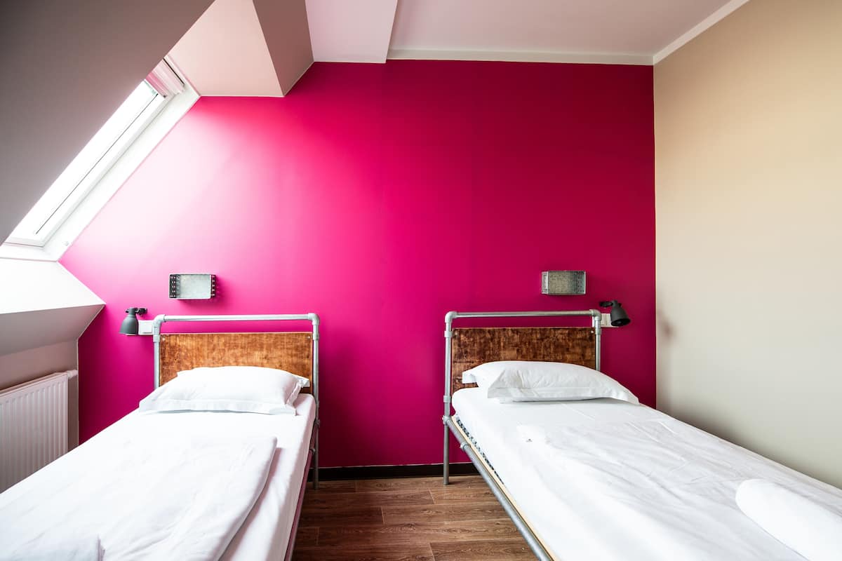Twin Room, Private Bathroom | Soundproofing, free WiFi, bed sheets