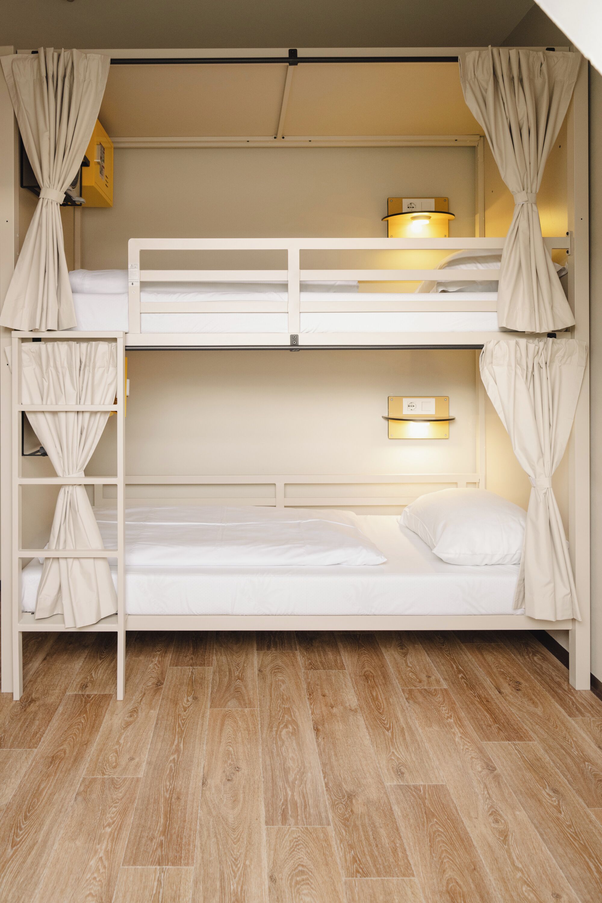 Habitación cuádruple | Insonorización, wifi gratis y ropa de cama 