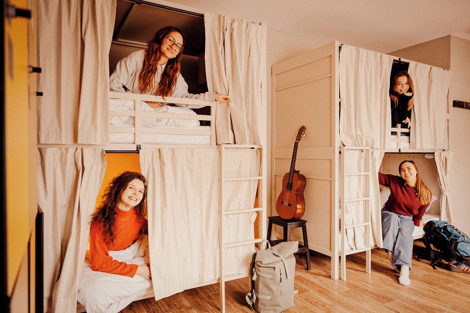 Bed in 4-Bed Female Dormitory Room | Sistema de insonorización, wifi gratis, ropa de cama