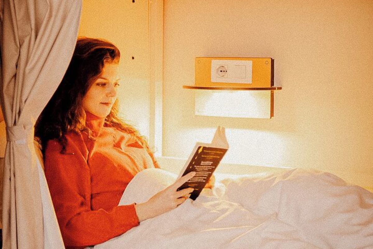 Soundproofing, free WiFi, bed sheets