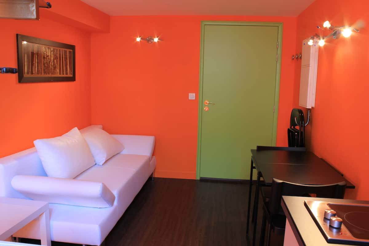 1 bedroom, blackout curtains, iron/ironing board, free WiFi