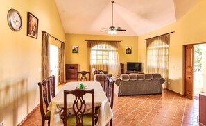 Four Bedroom Villa | Servicio a la habitación