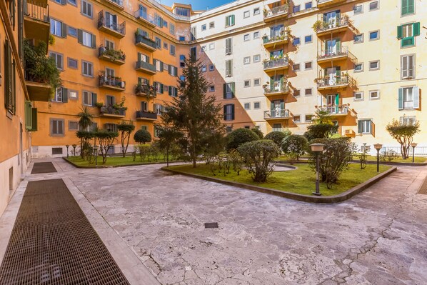 Courtyard - Allegra's House (Rome)