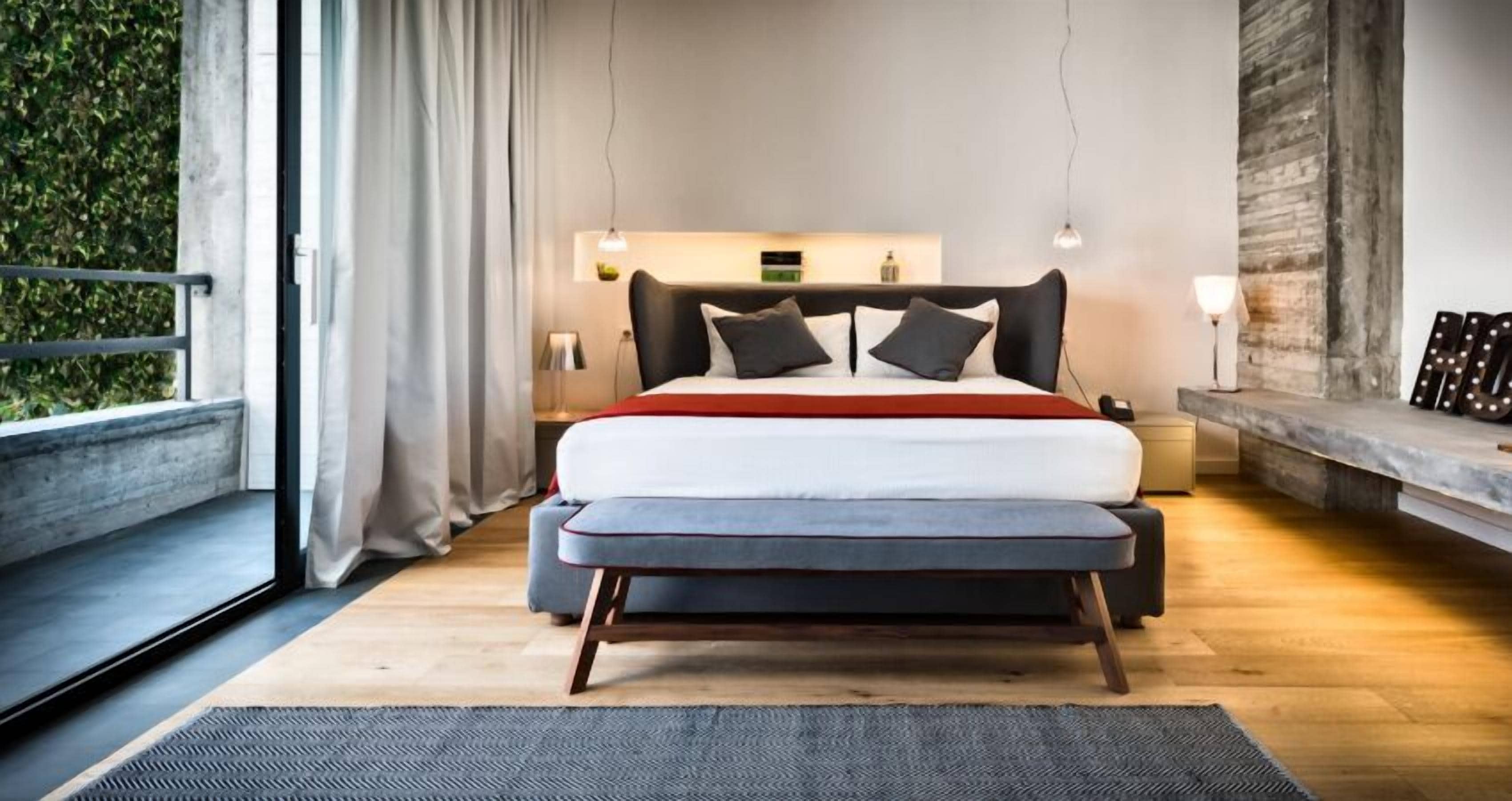 suite, balcony, garden view | down duvets, desk, laptop workspace, soundproofing