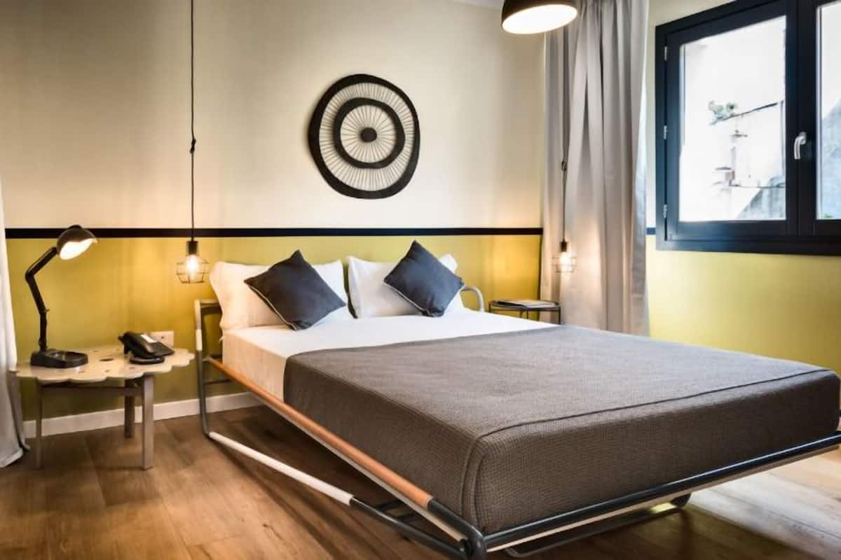 1 Schlafzimmer, Daunenbettdecken, Schreibtisch
