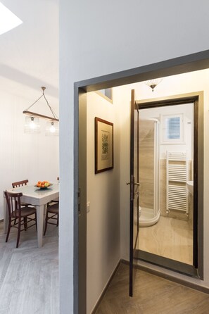 Appartamento Design, 1 camera da letto (Via Guelfa 10 - Lorenzo) | Bagno | Doccia, asciugacapelli, asciugamani