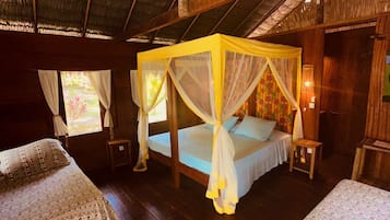 Quadruple Room | Individually decorated, free WiFi, bed sheets
