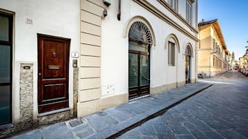 Esterni