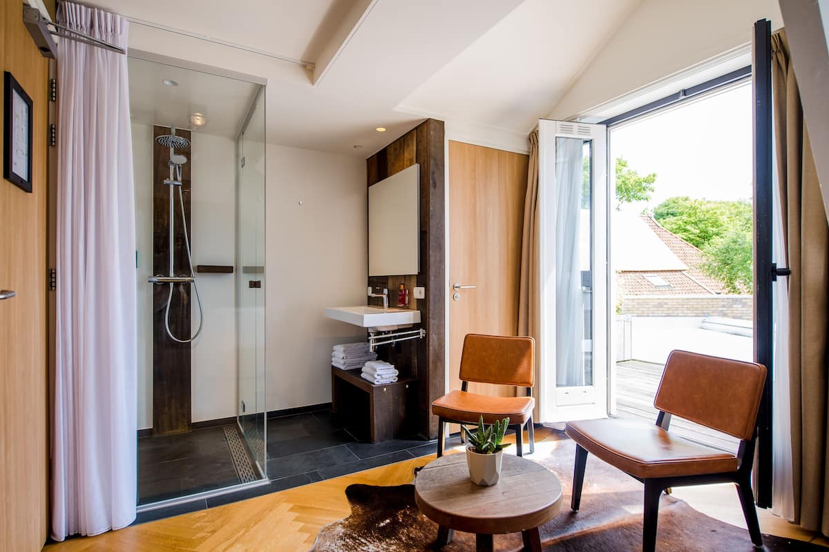 comfort double room | 1 bedroom, minibar, in-room safe, blackout curtains