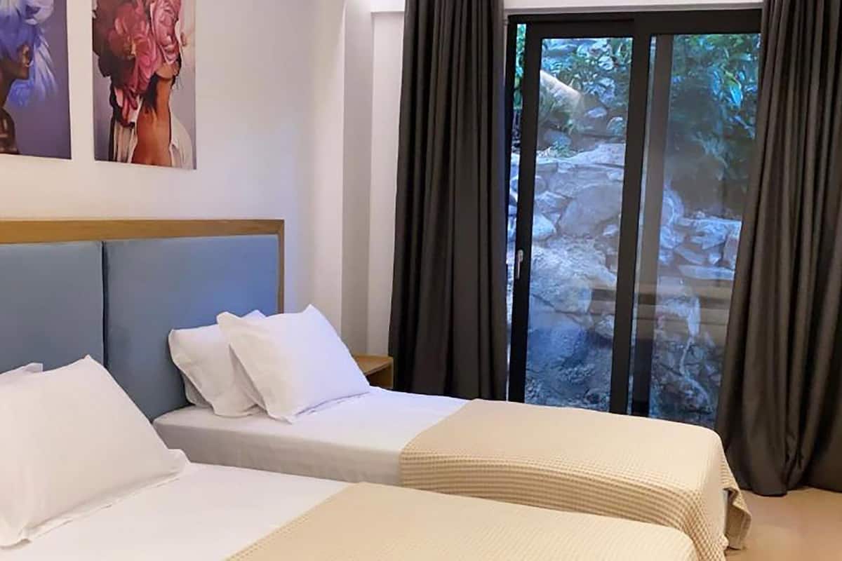 1 slaapkamer, een bureau, gratis wifi, beddengoed