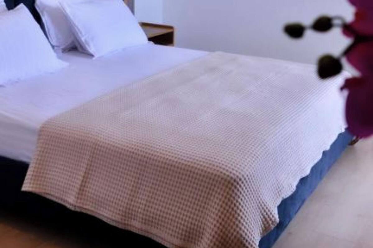 Desk, WiFi (free), bed sheets