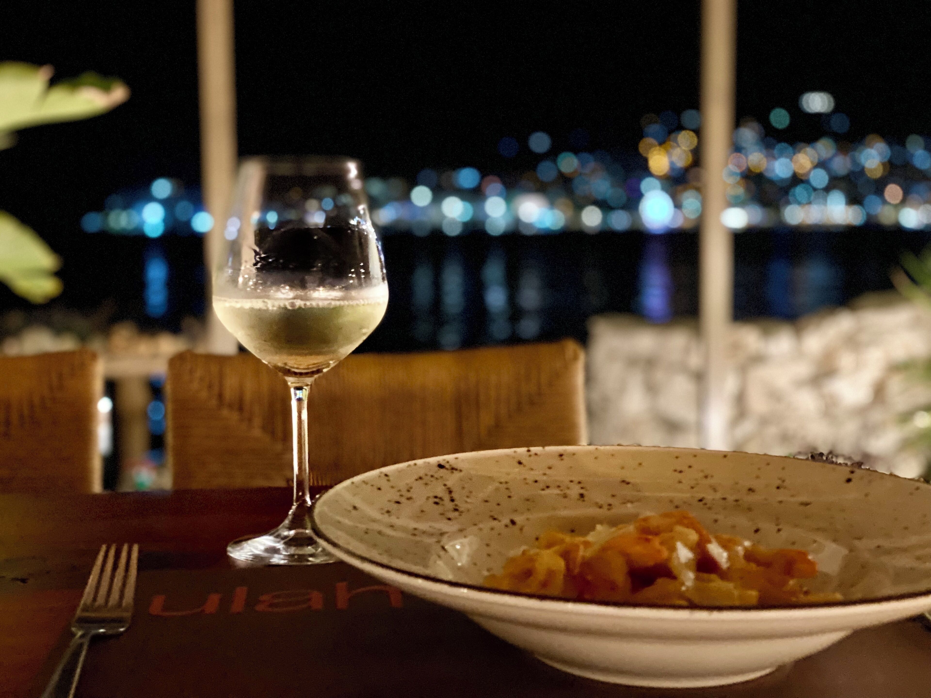 2 restaurants, breakfast, lunch, dinner served; local cuisine