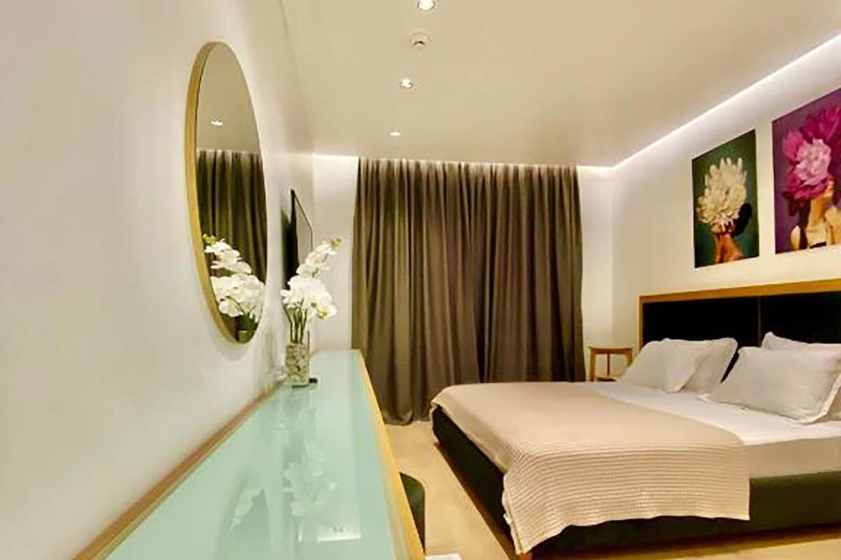 Economy Double Room | Desk, WiFi (free), bed sheets