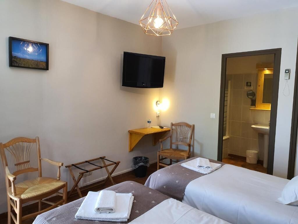 in-room safe, desk, soundproofing, free wifi