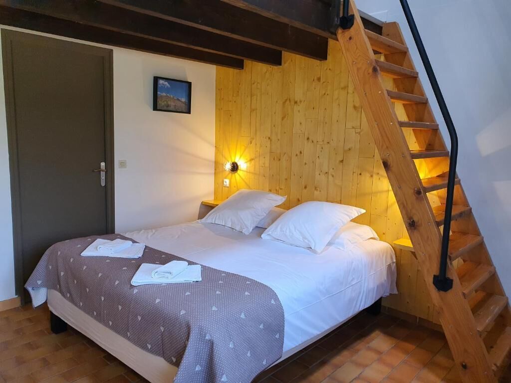 In-room safe, desk, soundproofing, free WiFi