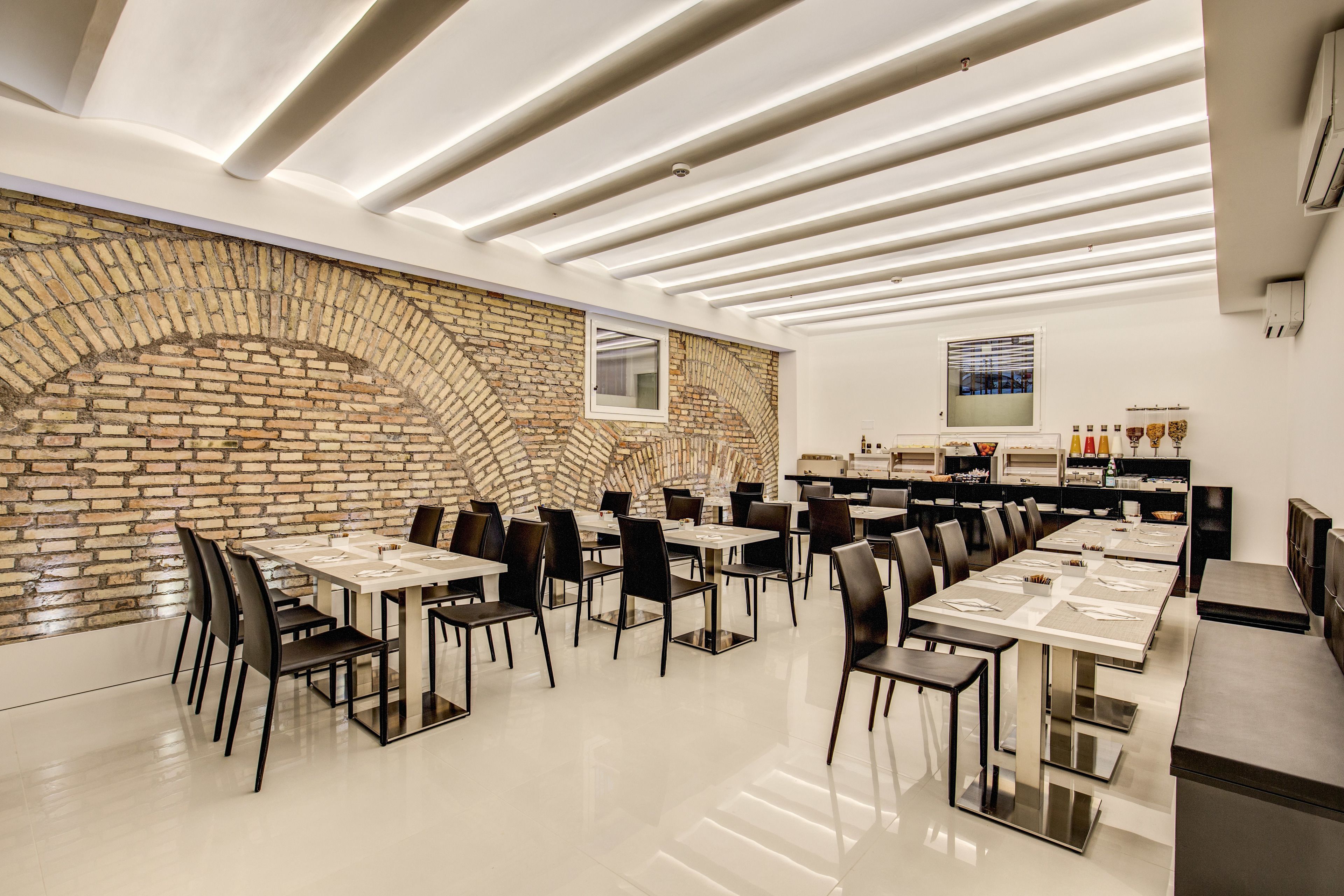 Tägliches nach Wunsch zubereitetes Frühstück (15 EUR pro Person)