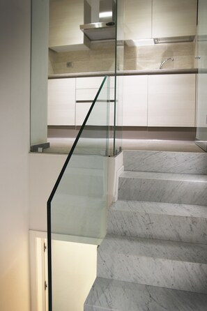 Camera Deluxe, cucina | Angolo cottura privato | Frigorifero, bollitore elettrico