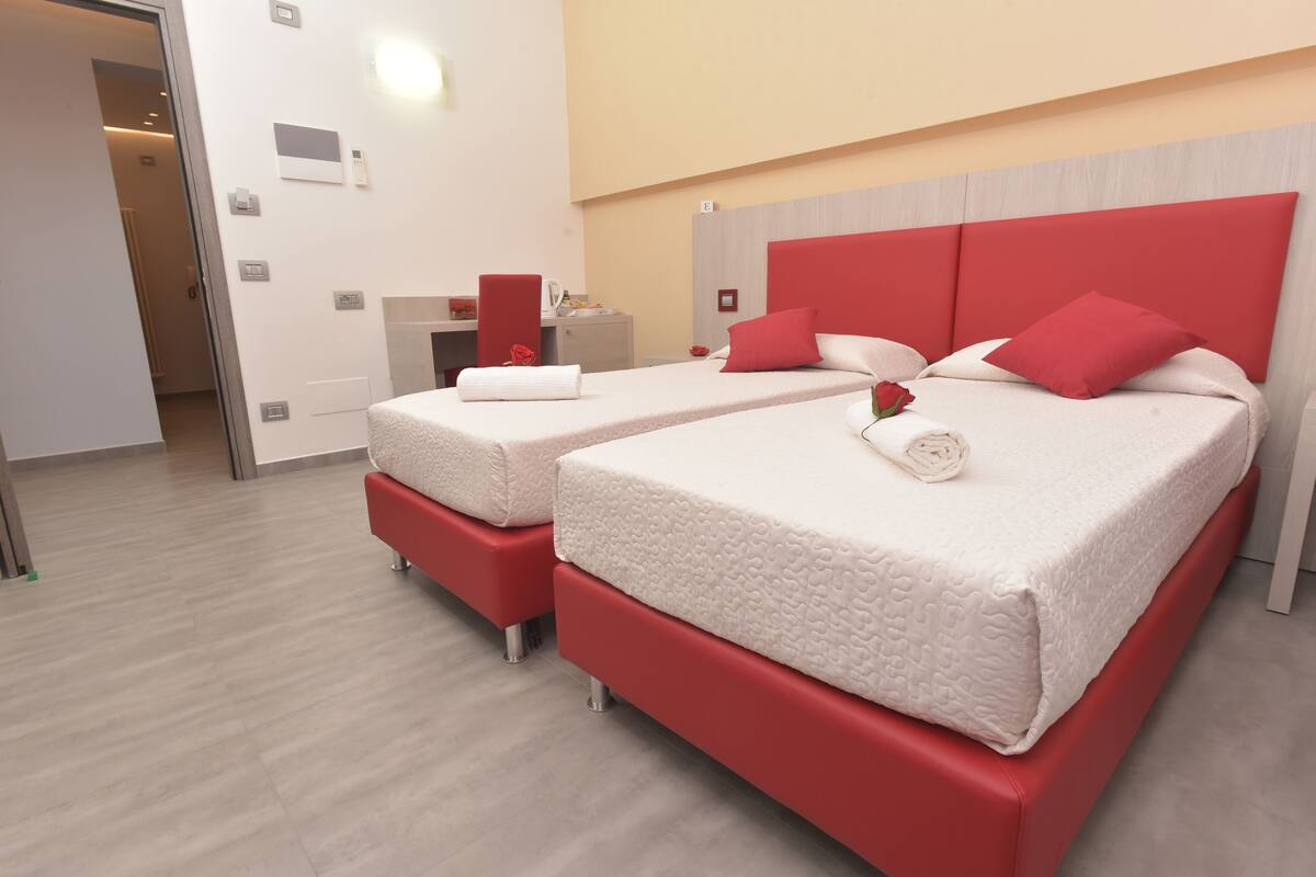 Chambre Confort Double ou avec lits jumeaux (103) | 1 chambre, draps italiens Frette, literie de qualité supérieure