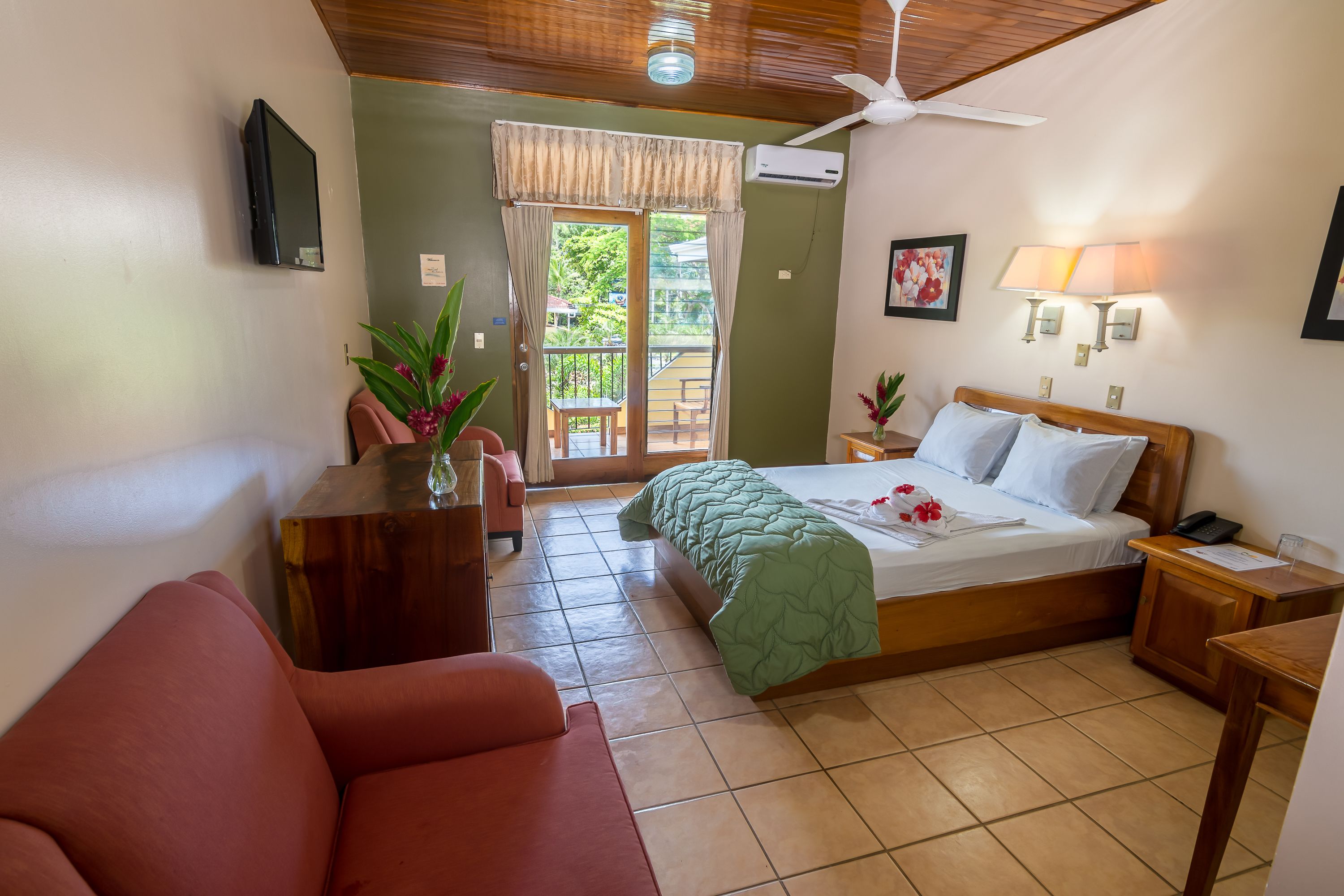 double room, sea view | 1 bedroom, in-room safe, free cots/infant beds, free wifi