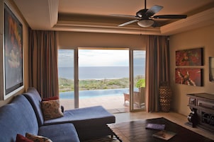 Luxury Villa, 3 Bedrooms, Ocean View | Ruang tamu | 42 inci televisyen skrin rata dengan satelit, TV LED, pendiangan