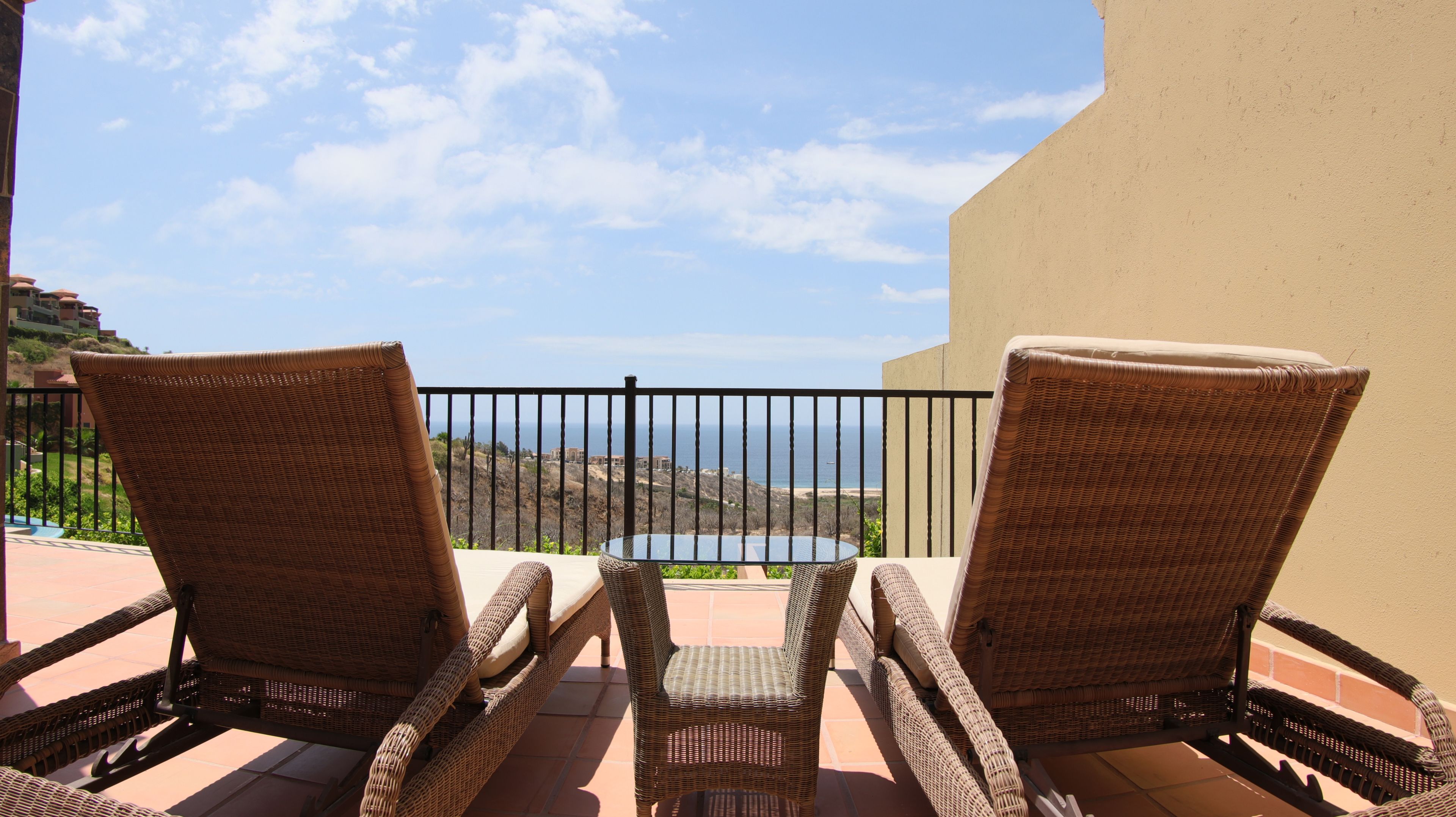 Montecristo 3 Bedroom Villa | Balcony