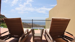 Montecristo 3 Bedroom Villa | Balcony