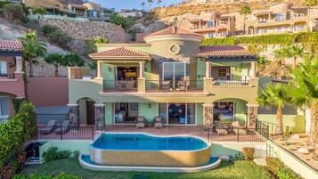 Montecristo 3 Bedroom Villa | Iron/ironing board, free WiFi, bed sheets
